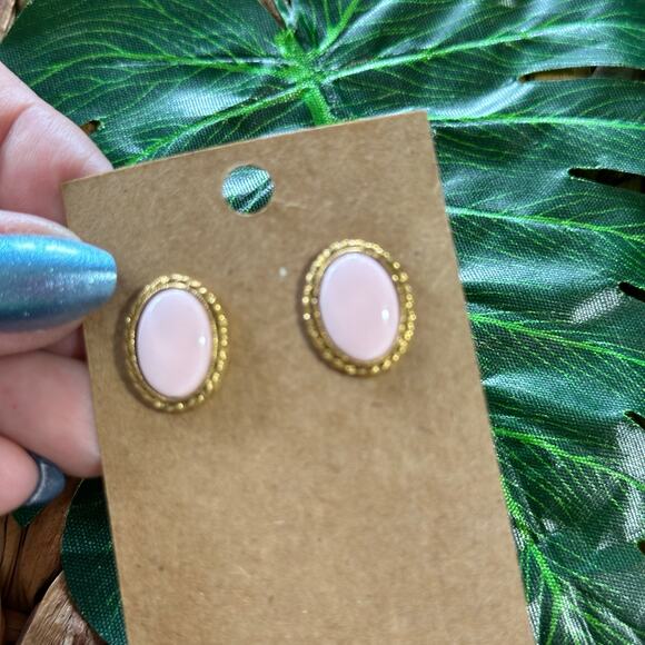 BOGO FREE Vintage 90s pink center grandma statement earrings ￼ - Picture 1 of 4